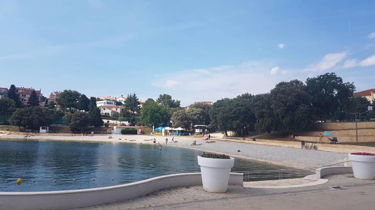 Sea breeze studio Hotel Pula Exterior foto